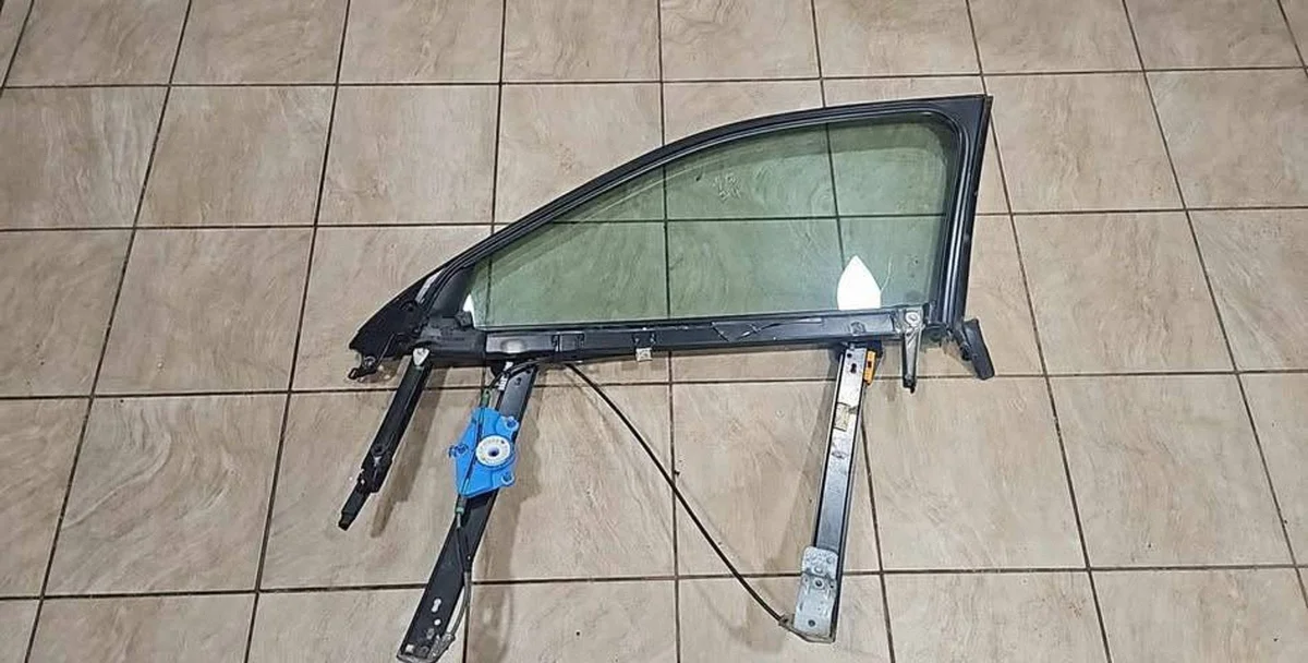 Audi A4 S4 B7 8E 8H Marco Puerta 8E0837630