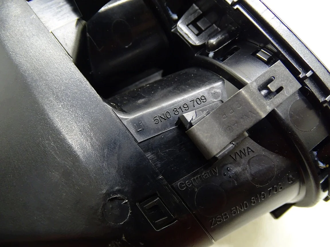 VW Tiguan 5N Lüftungsgitter Links Vorne image 4