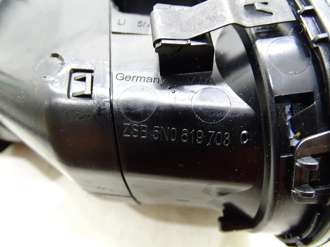 VW Tiguan 5N Lüftungsgitter Links Vorne image 5