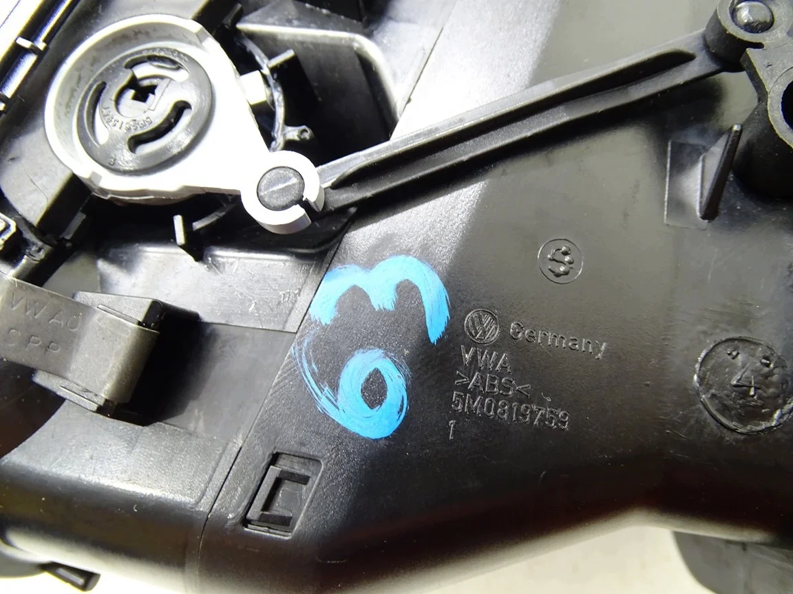 VW Tiguan 5N Lüftungsgitter Links Vorne image 6