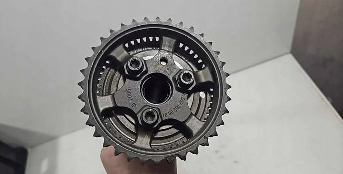 Mercedes-Benz 3.0 CDI V6 Camshaft A6420520001
