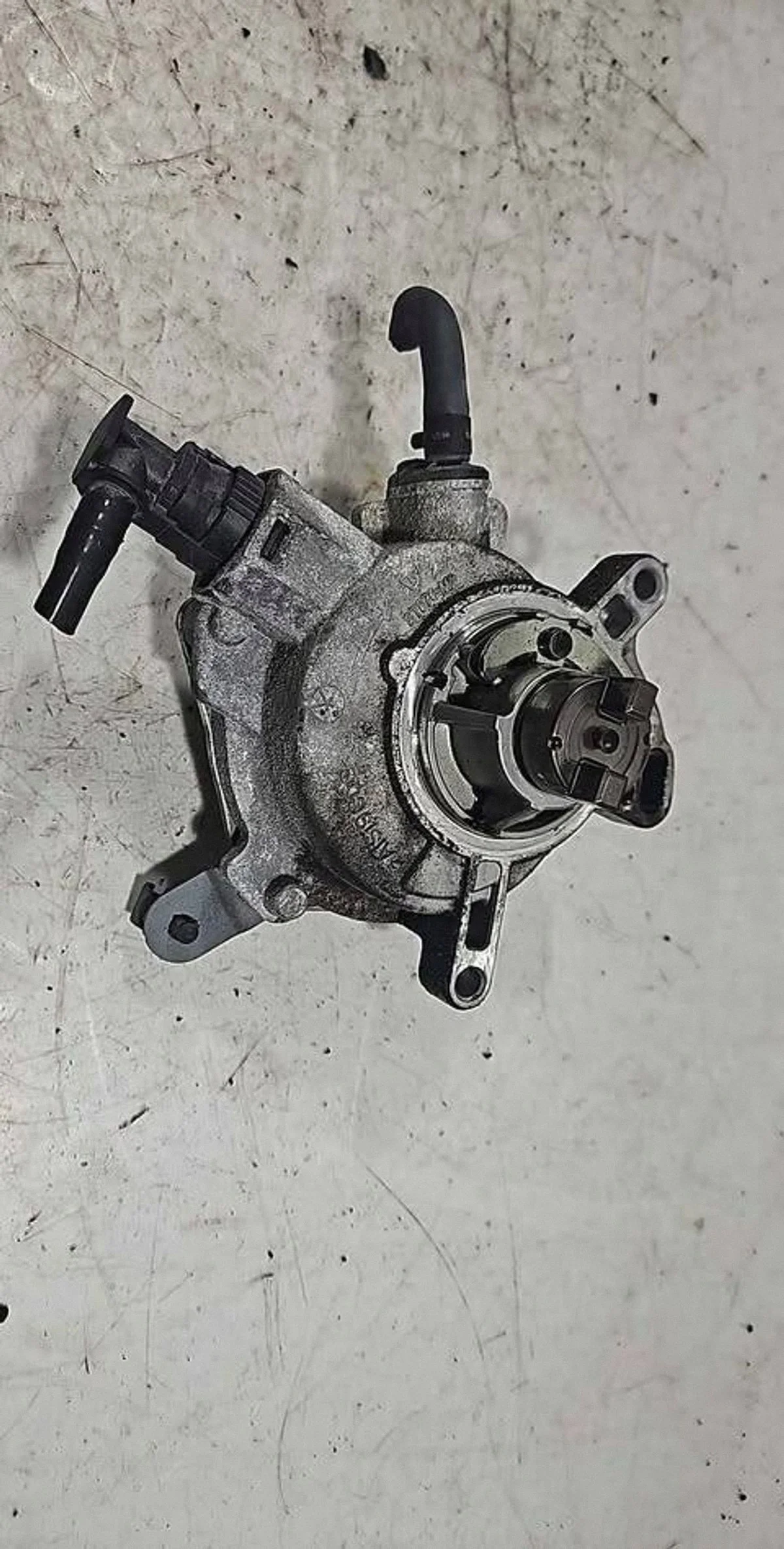 Alipainepumppu Ford Ecosport ST876M2 Käytetty