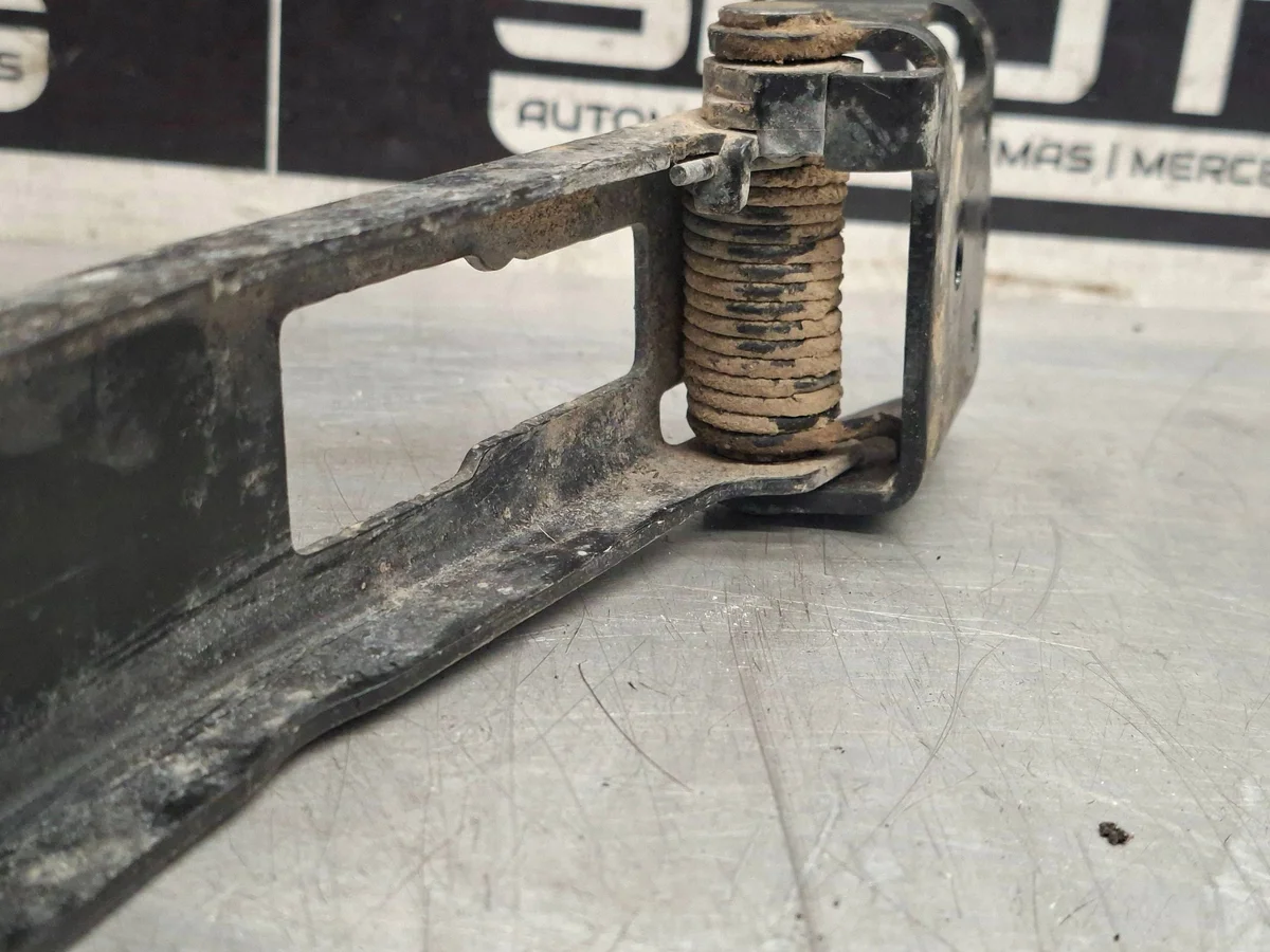 Achterdeurstopper Mercedes Sprinter W906 A9067600228 image 6