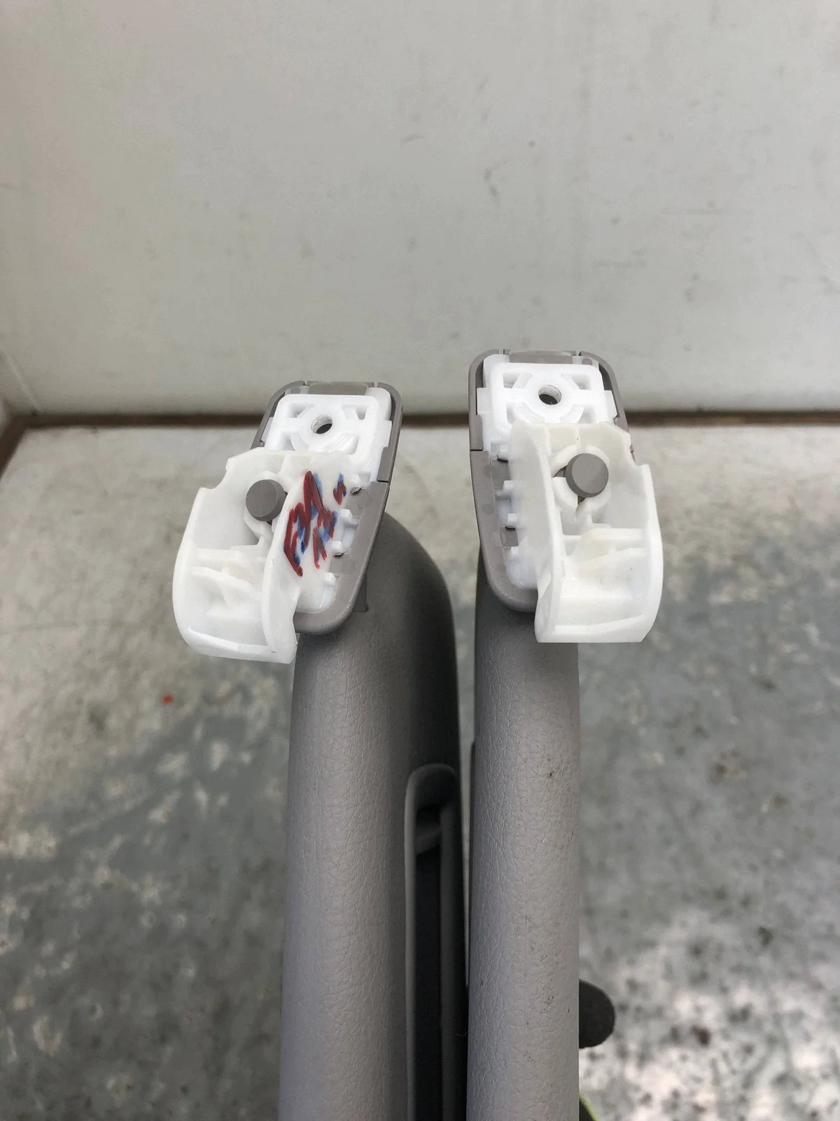 BMW F31 Sun Visor Left Right APU31772 image 4