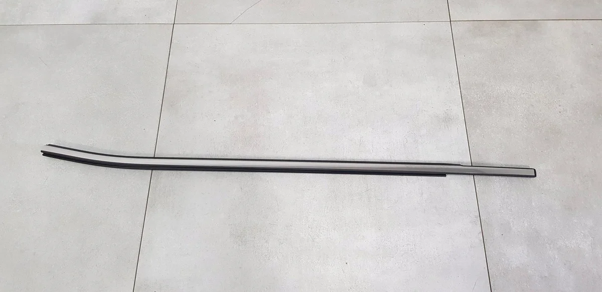 Nissan Navara D23 Front Scraper Strip Left