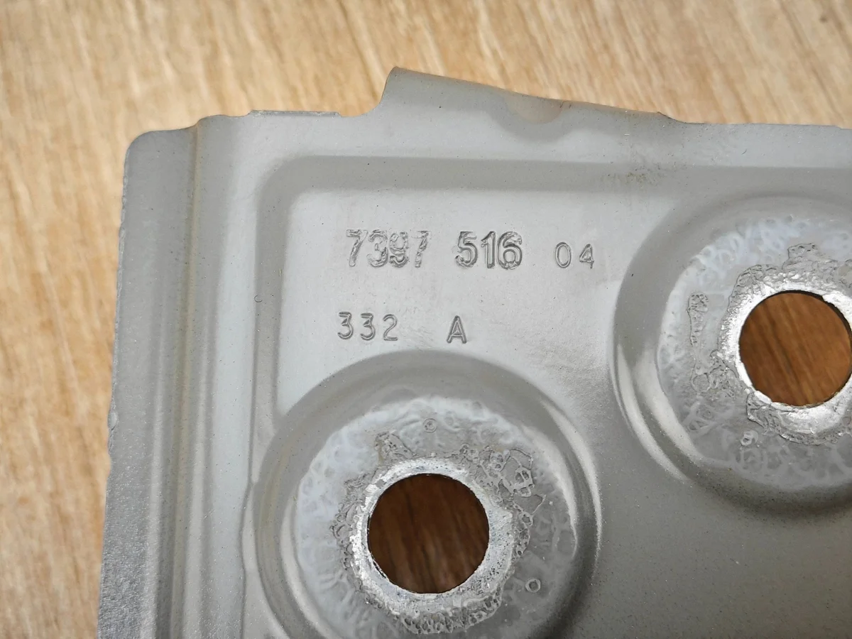 Fäste för skärmkant höger fram BMW X3 G01 image 3