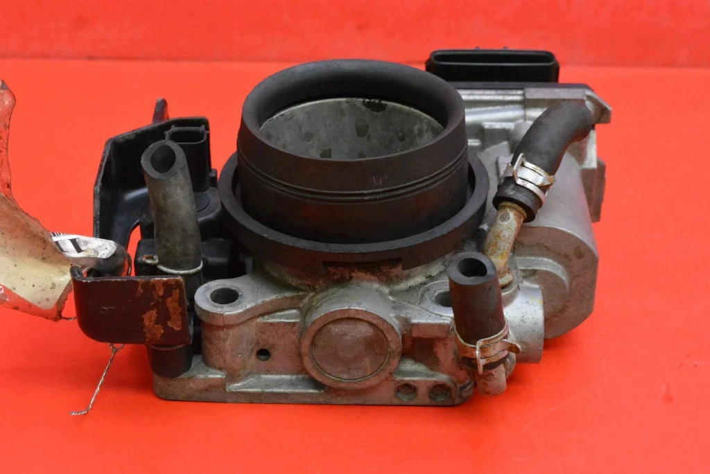 Cuerpo de aceleración Honda Civic 8 1.3 i-DSI