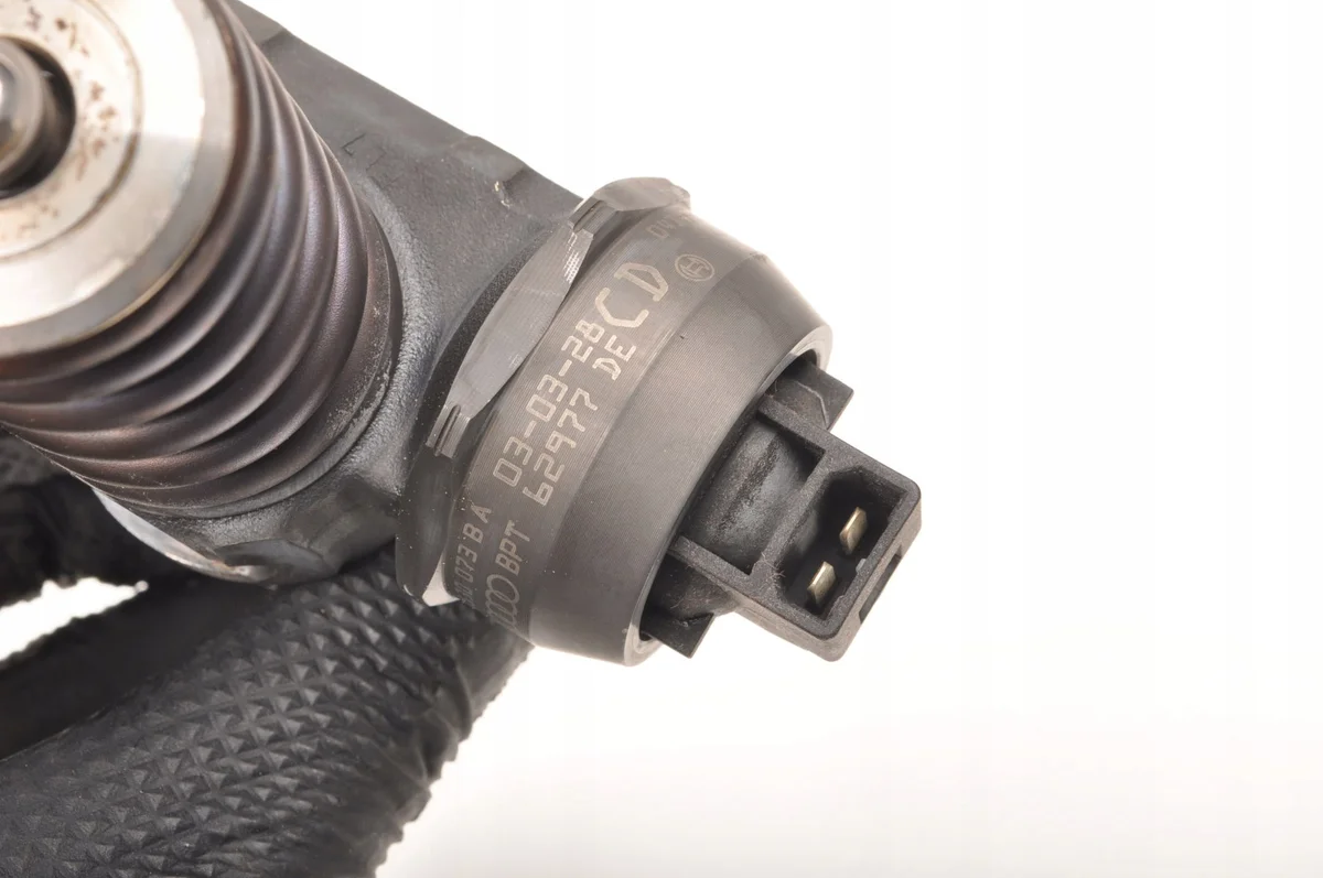 Used VW 038130073BA Injector Pump image 3