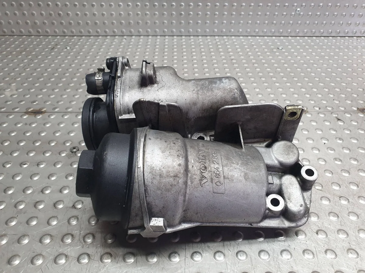 Base filtro olio Volvo S60 S80 XC90 2.4 D5 Usato