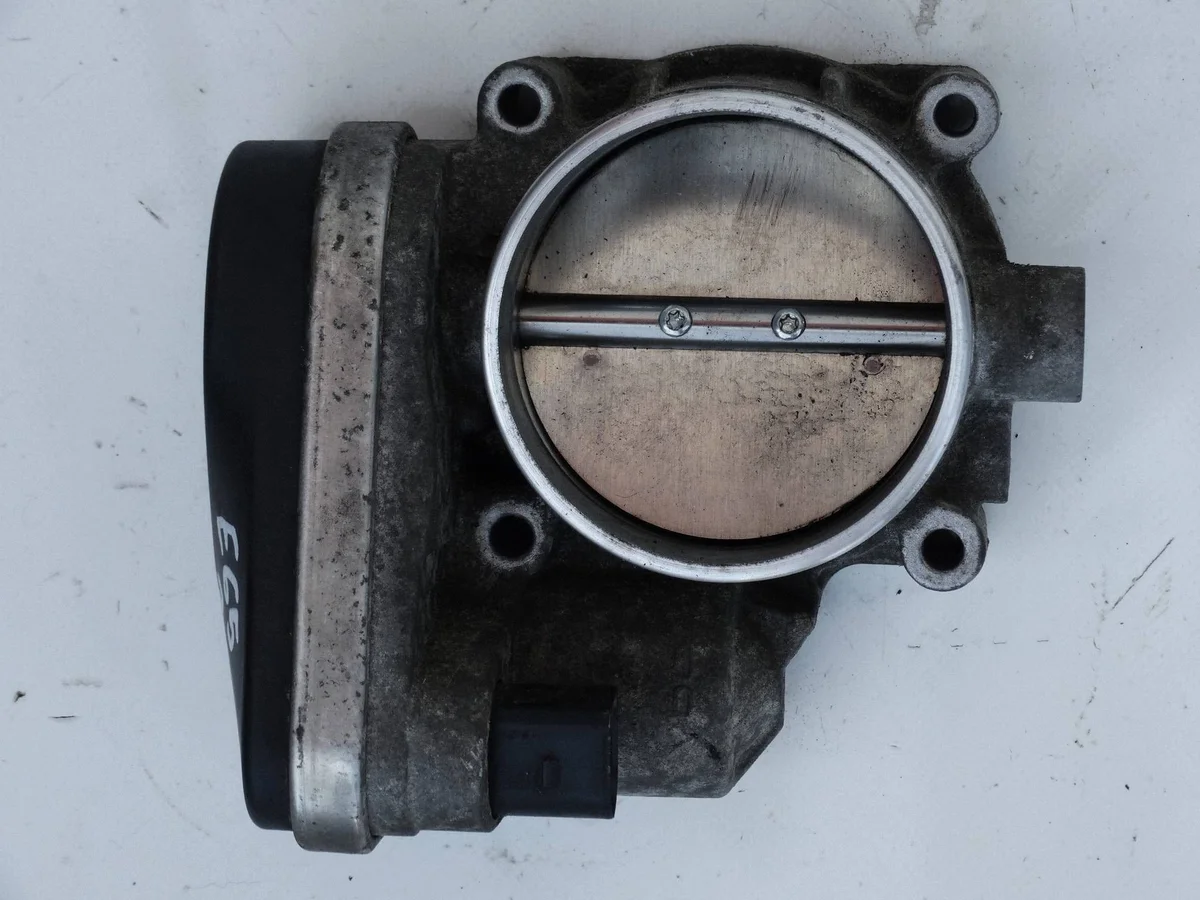 Przepustnica BMW 5 E60 E61 Usado PEC10326
