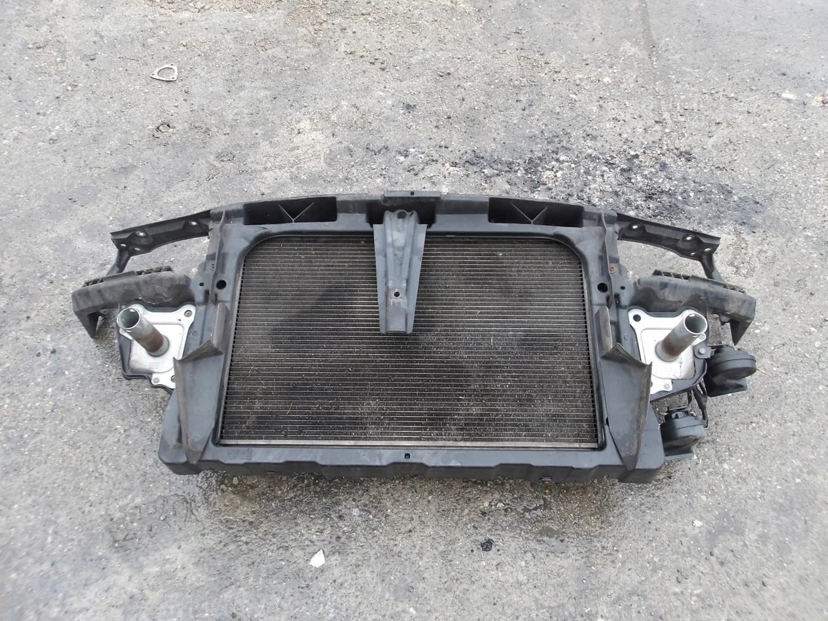 VW Touran 1.9 TDI Front Reinforcement Bar Used