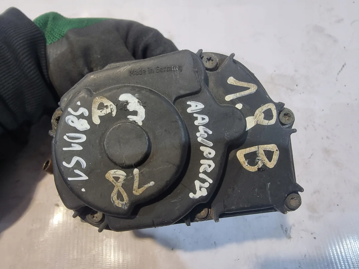 Volkswagen 06A133064J Gasklephuis Gebruikt image 7