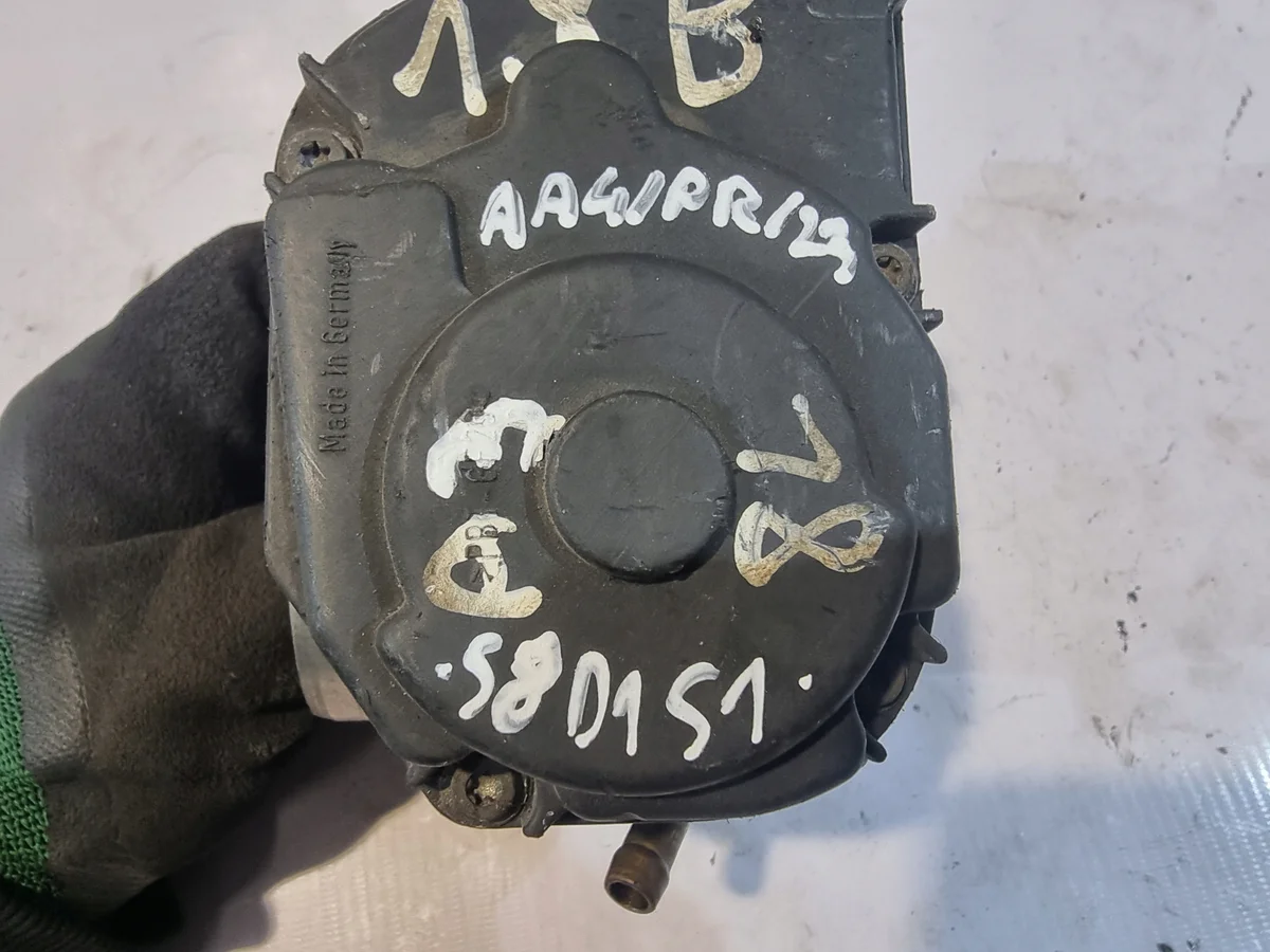 Volkswagen 06A133064J Gasklephuis Gebruikt image 8