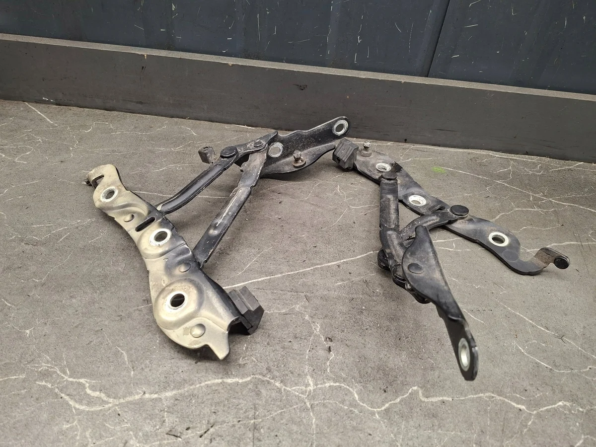 Dobradiças Capô Volvo S60 Usadas