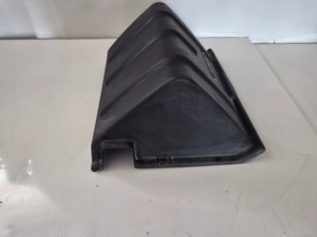 Couvre batterie Nissan Cabstar Maxity 244319X201 image 3