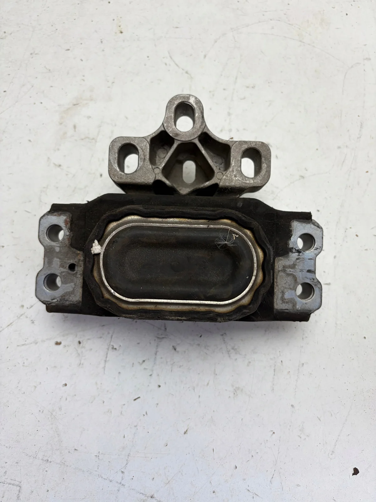Support de boîte 8J0199555D VW AUDI image 3