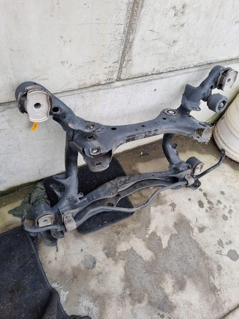 Audi A4 S4 B9 8W Barre arrière 8W0505235AK image 6