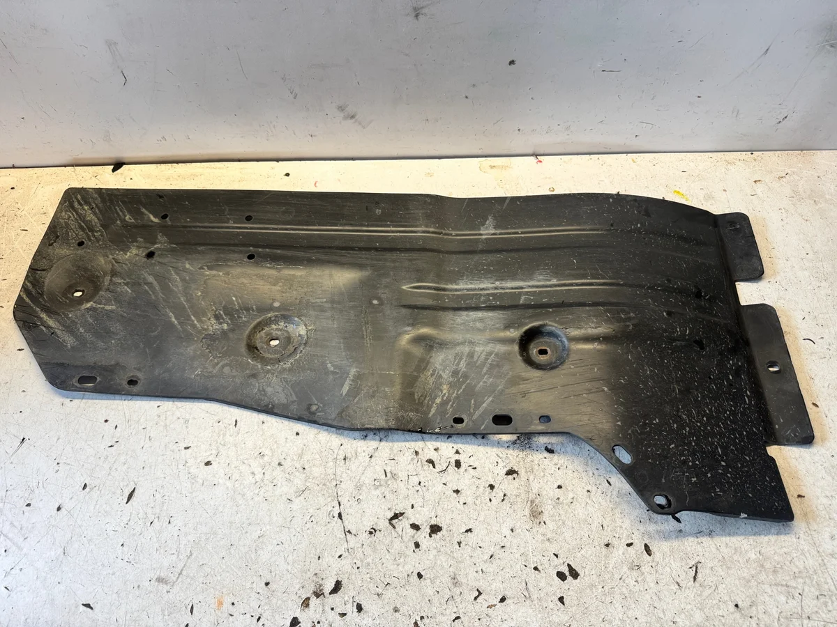 Opel Astra K 39026300 - Proteção Inferior Motor Usada