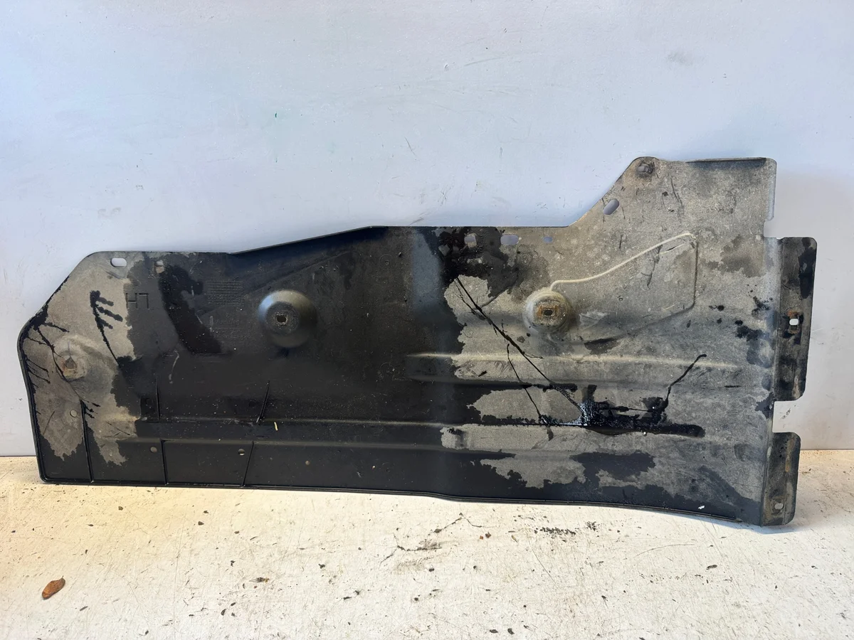 Opel Astra K Moottorin Alaosa Käytetty image 3