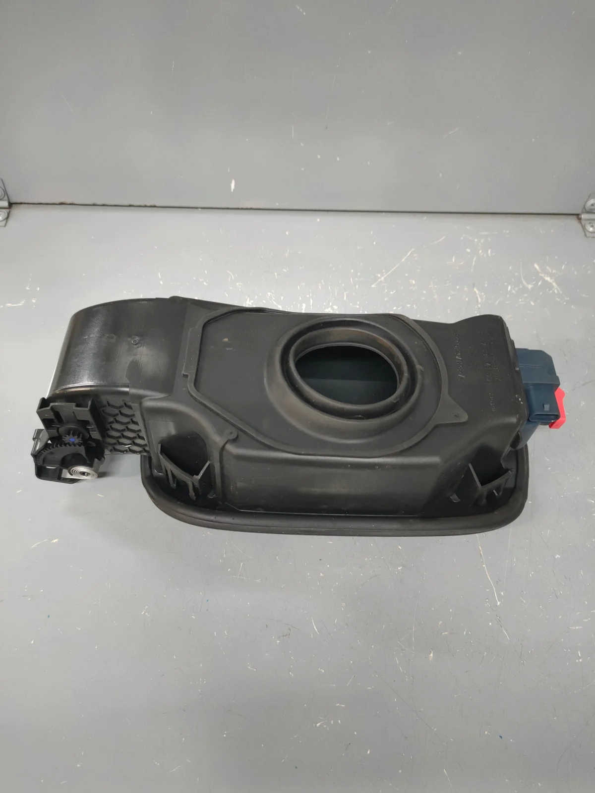 Mercedes CLA W117 Klappe Tankdeckel 787 image 4