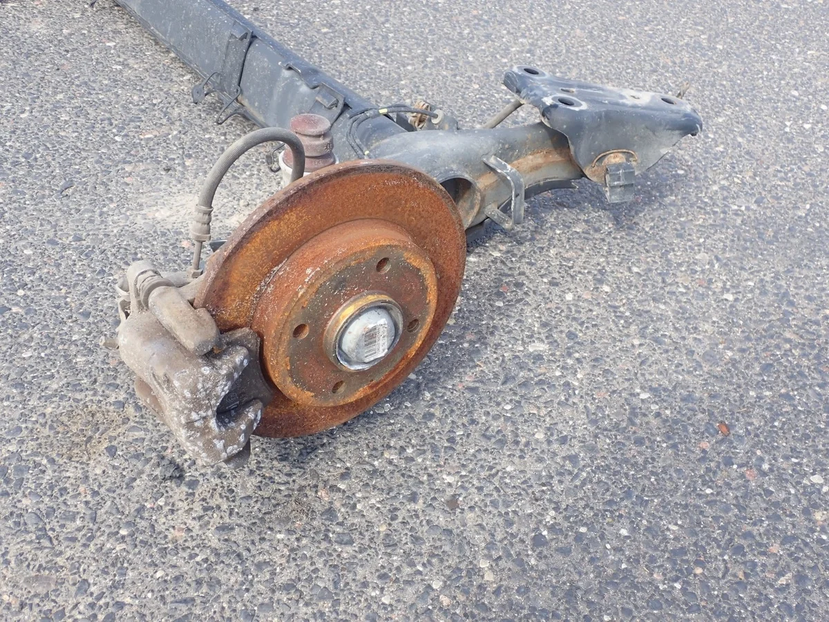 Viga Eje Trasero Citroen C3 III ROZ74747474 image 5