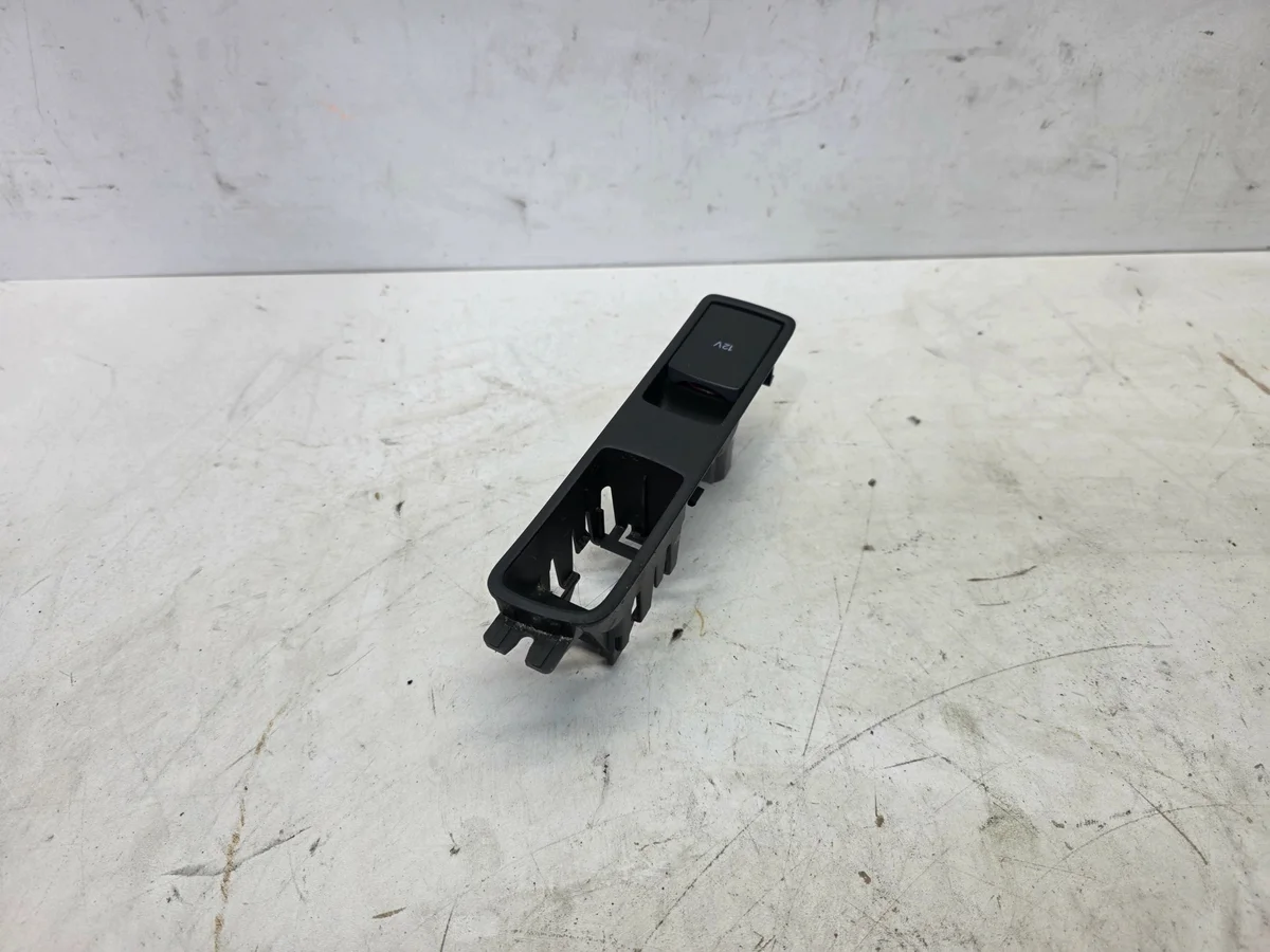 Prise allume-cigare Audi A1 Q3 8X 8U