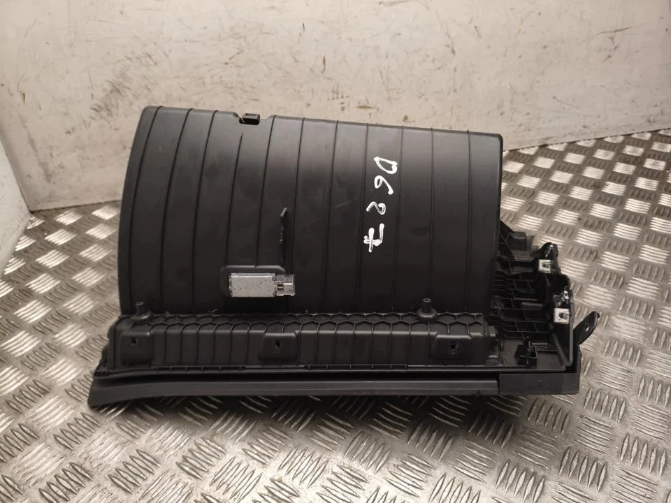 Ablagefach 5LB857121 Škoda ENYAQ iV SUV 2022 image 7