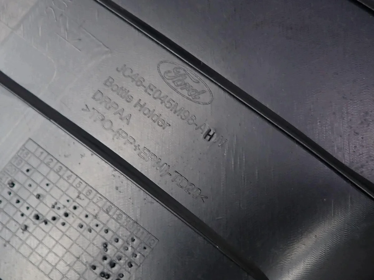 Ford F-Max JC46-E045M96-AHW Console Shelf image 7