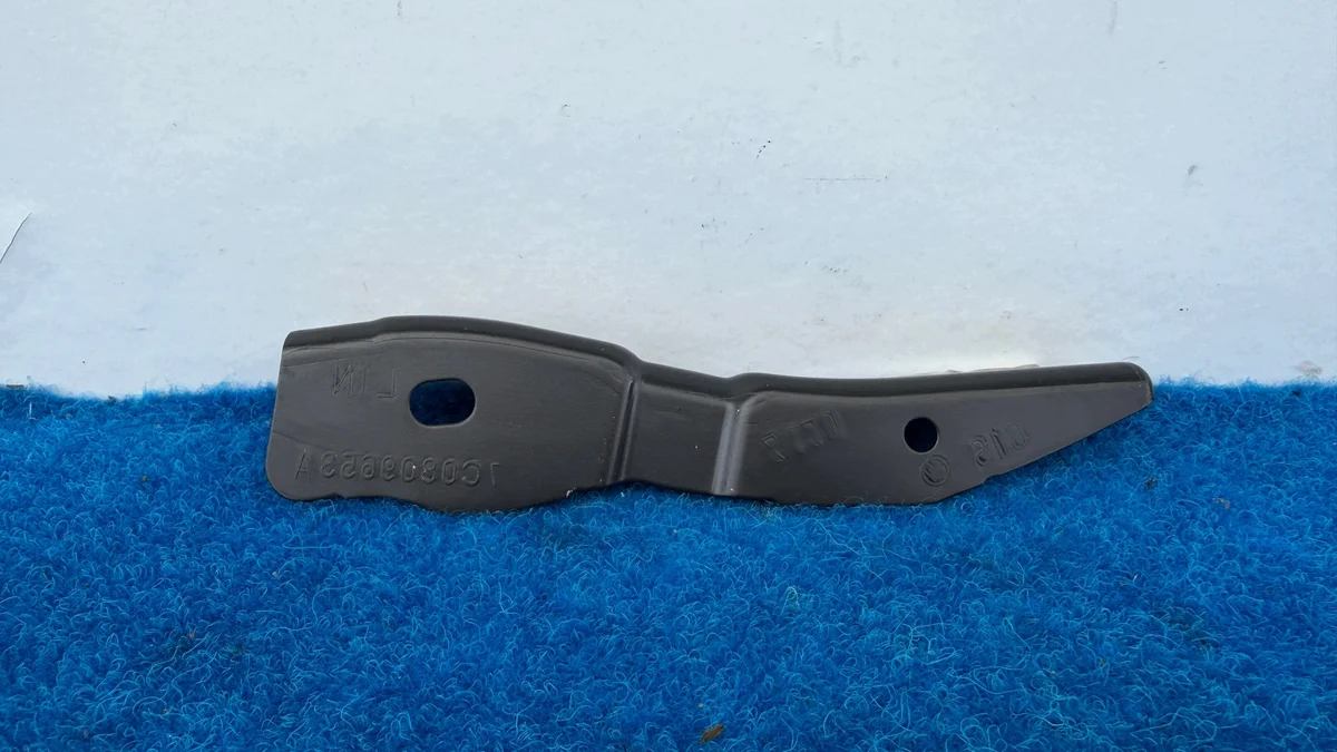 Support aile avant gauche VW Crafter K103/K105