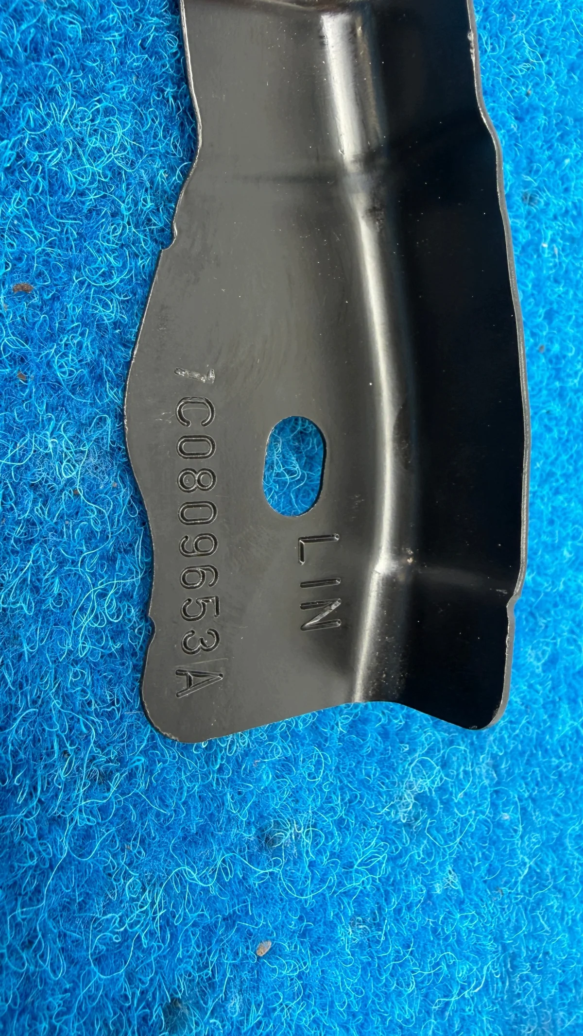 VW Crafter 7C Halter Kotflügel Links Vorne image 3
