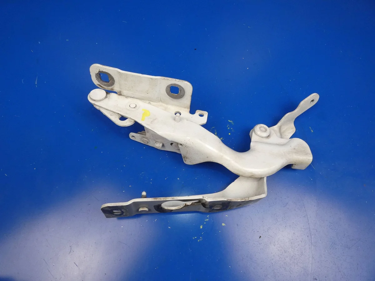MERCEDES CLA W117 Cerniera Cofano Destra A1178800228