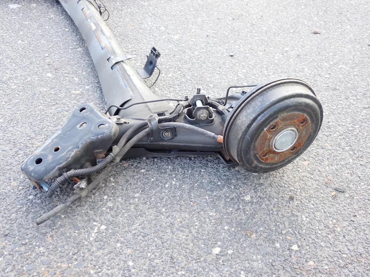 Achse Hinterachse Peugeot 208 II Opel Corsa F image 3