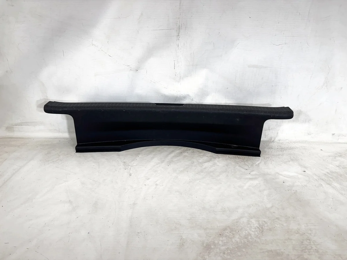 VW Golf VII Protection seuil coffre