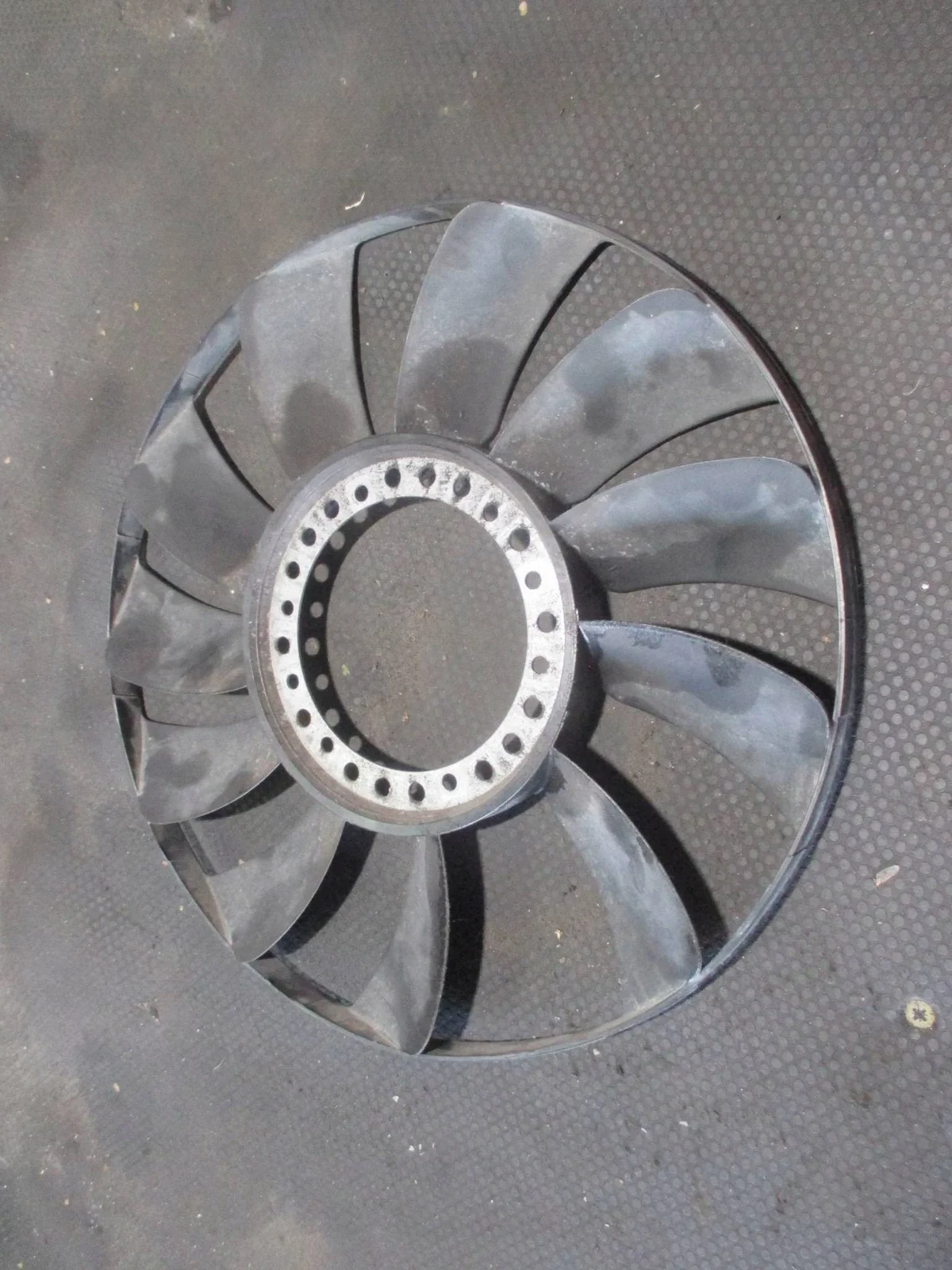Skoda Superb B5 2003 Rotor ventilateur 058121301b image 3