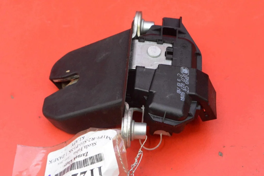 Serratura Cofani Skoda Fabia II 5J7827501A Usata