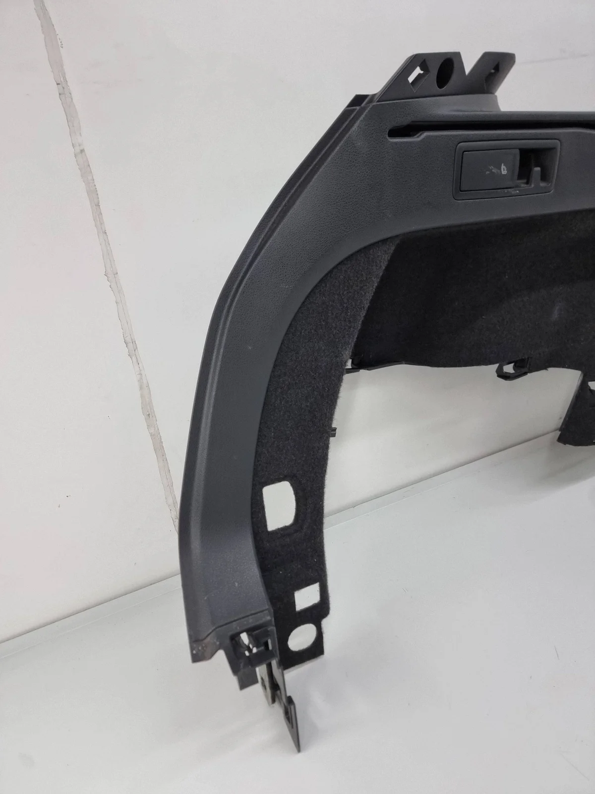 Seitenverkleidung Kofferraum Passat B8 links ESP53281 image 3