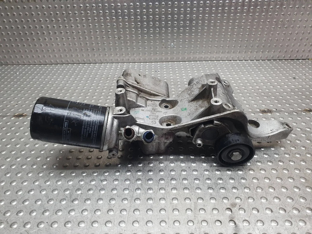 Ölfiltergehäuse 06J903143Q Audi A3 Q5 gebraucht image 3