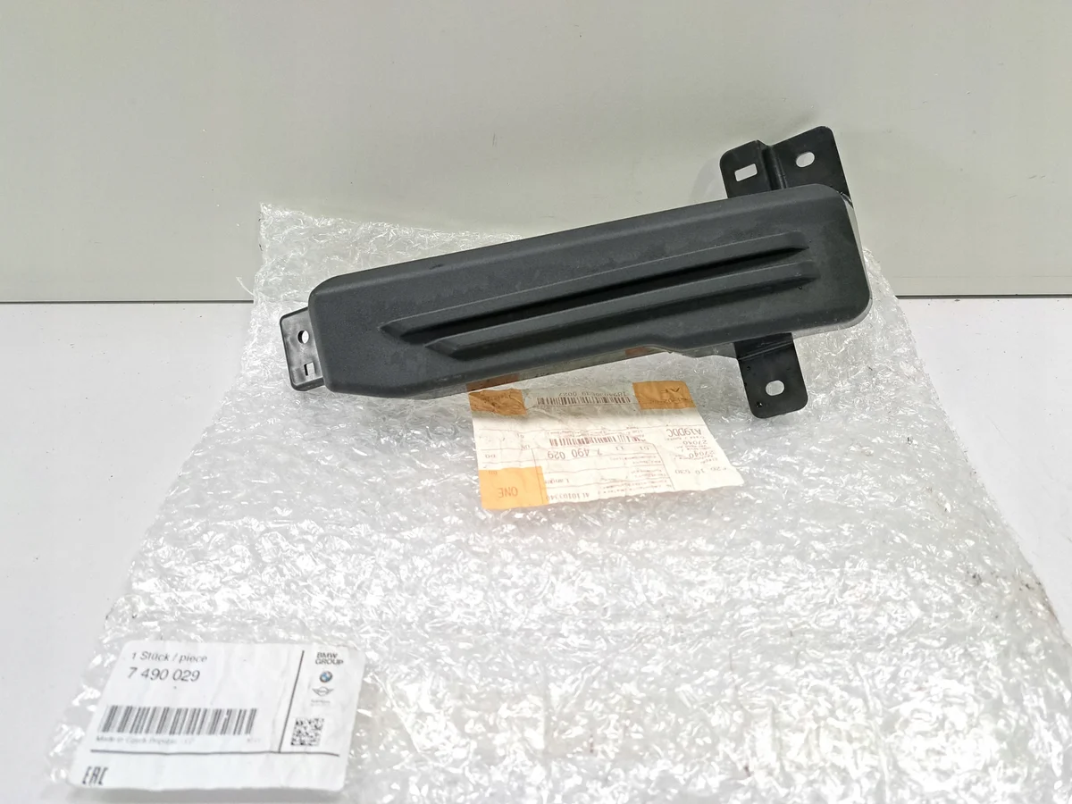 BMW 2 F44 Cubierta Antiniebla Izquierda OEM 7490029