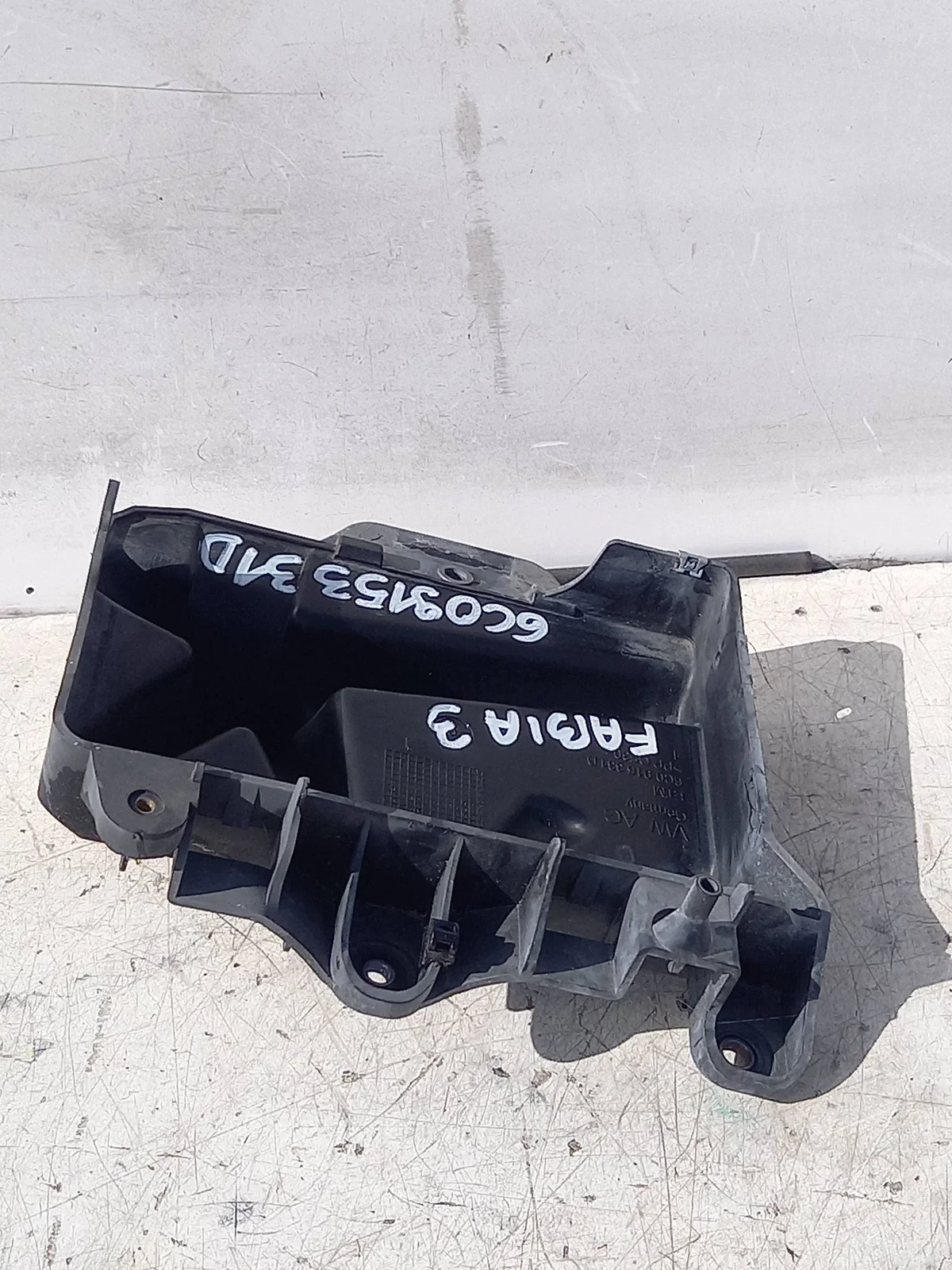 Skoda Fabia III Batterijhouder 6C0915331D image 3