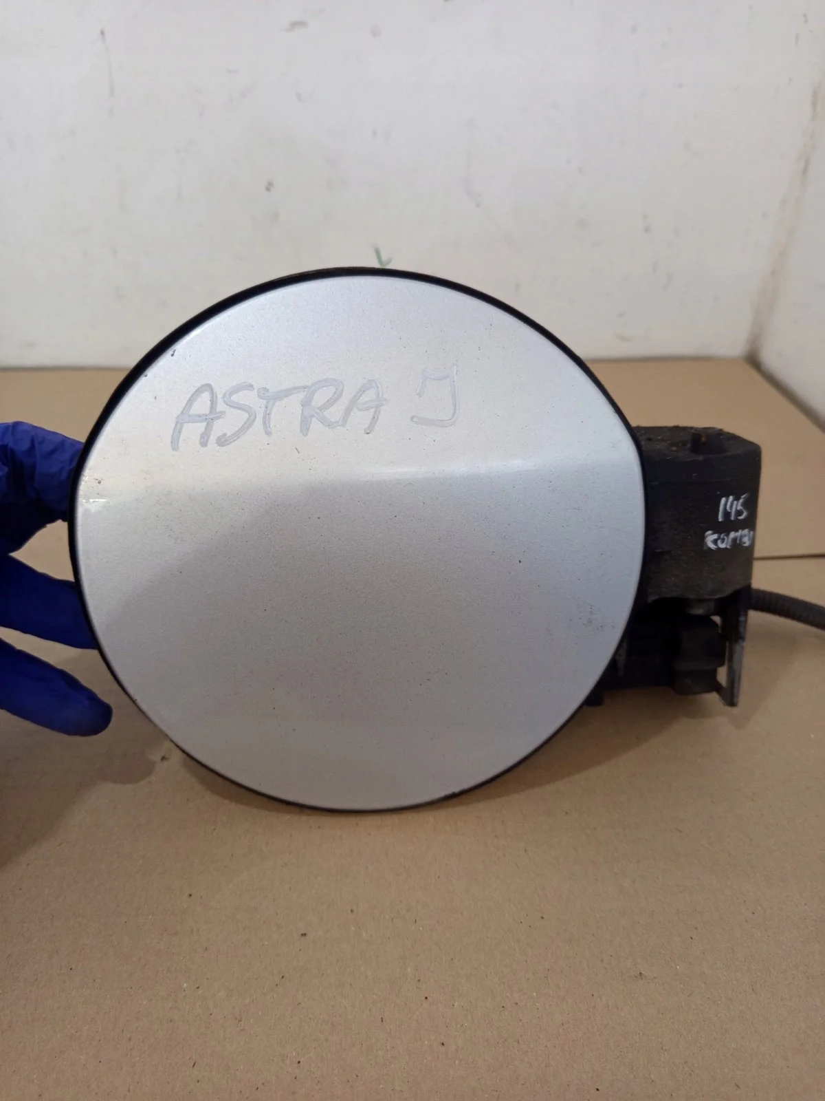 Opel Zafira C Astra J Fuel Flap Cover Z176