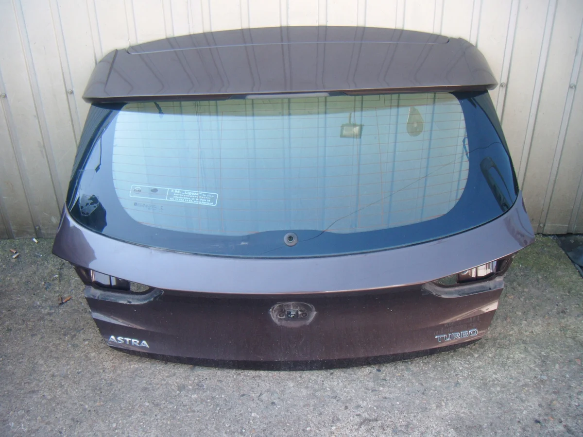 Opel Astra K V 15- Porta Mala Usada image 3