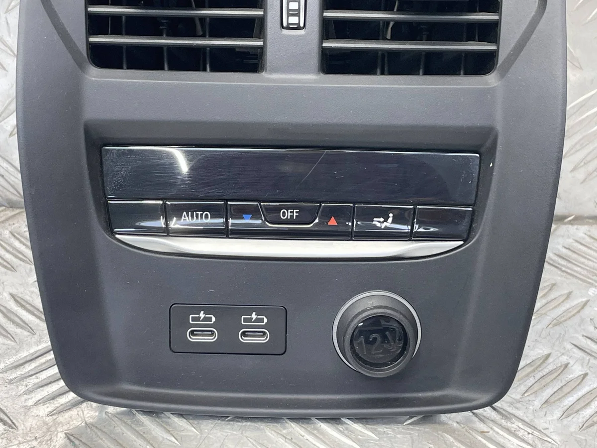 BMW G21 Lüftungsgitter hinten USB gebraucht image 6