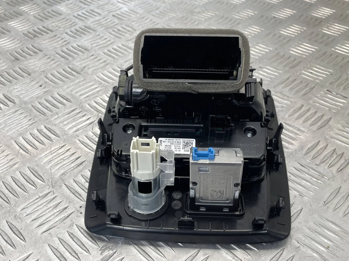 BMW G21 Lüftungsgitter hinten USB gebraucht image 9