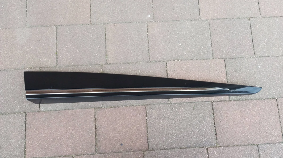 Renault Clio IV dörrlister höger fram