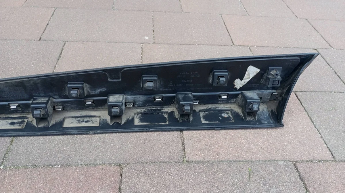 Renault Clio IV dörrlister höger fram image 4