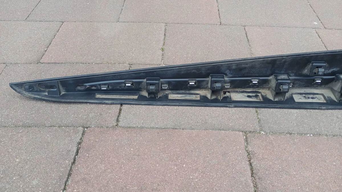 Renault Clio IV dörrlister höger fram image 5