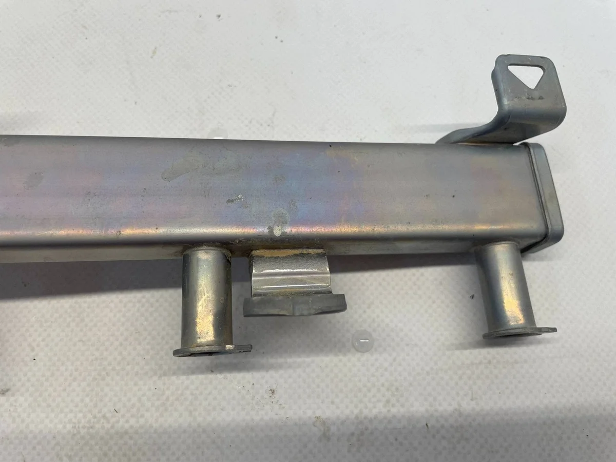 Yaris IV Cross Mazda 2 1.5 Hybride Injector Rail Sensor OYT34221 image 3