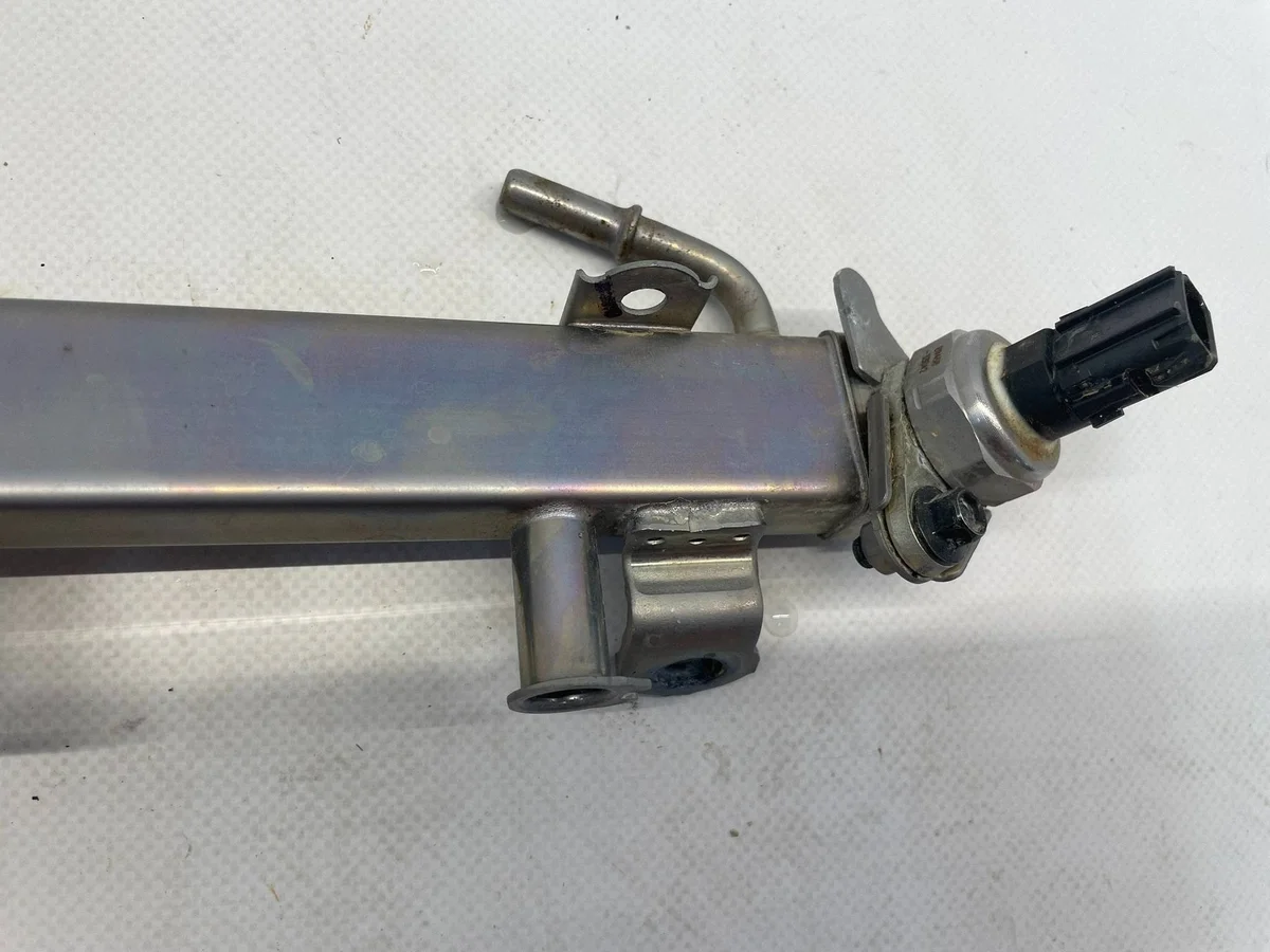 Yaris IV Cross Mazda 2 1.5 Hybride Injector Rail Sensor OYT34221 image 6