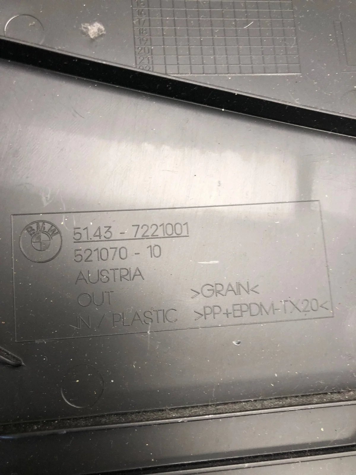 BMW F31 Säulenabdeckung Links 7221001 image 4