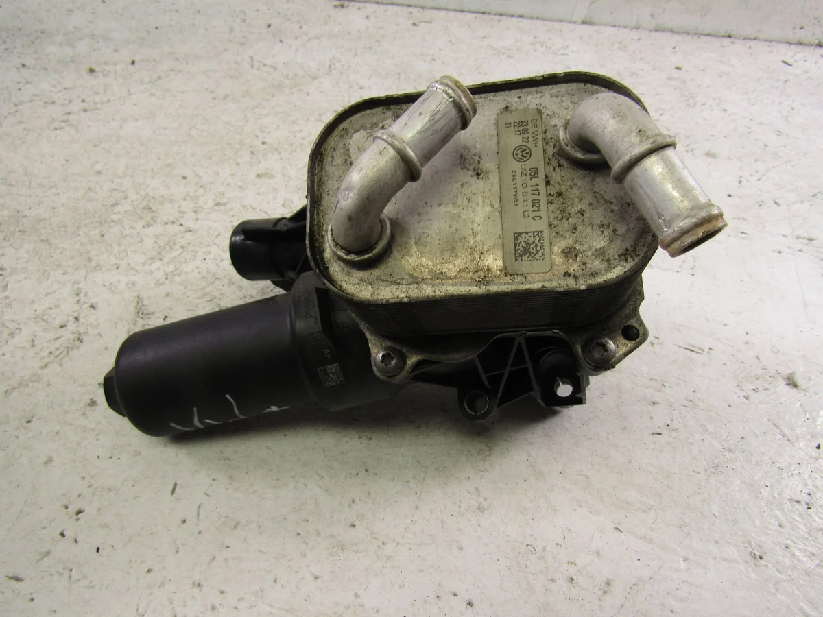 Oljefilterfäste Skoda Kodiaq 05L117021C image 6